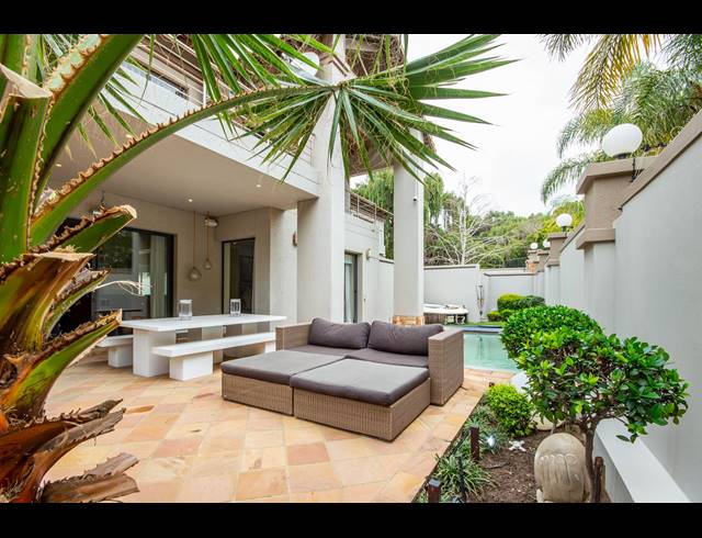 4.5 BEDROOM GATED ESTATE TO LET IN SANDOWN